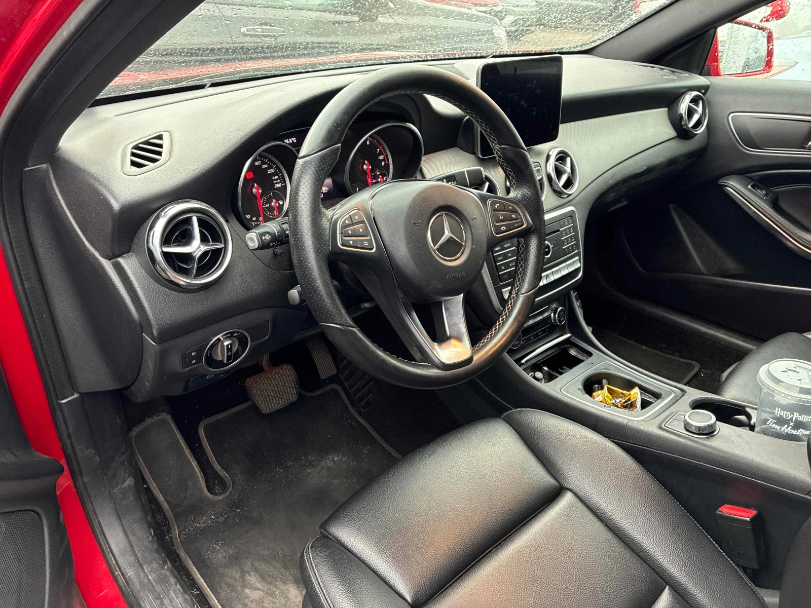Mercedes-Benz GLA 250 * АВТОКРЕДИТ * ГЛАВНО ПРЕДСТАВИТЕЛСТВО, снимка 6 - Автомобили и джипове - 56114491