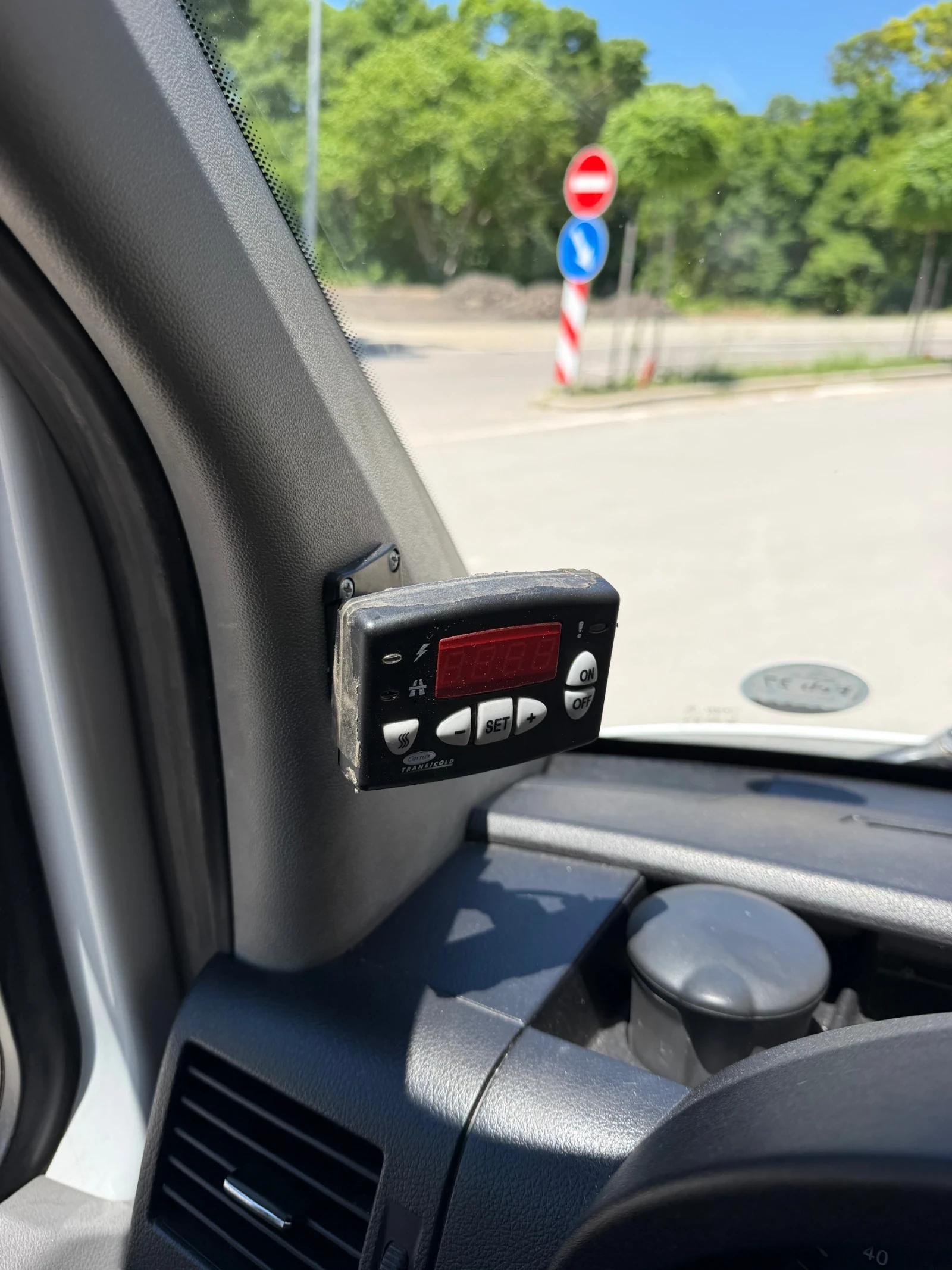 Mercedes-Benz Sprinter 314 ХЛАДИЛЕН MAXI CLIMA Минус и плюс, снимка 9 - Бусове и автобуси - 54620944