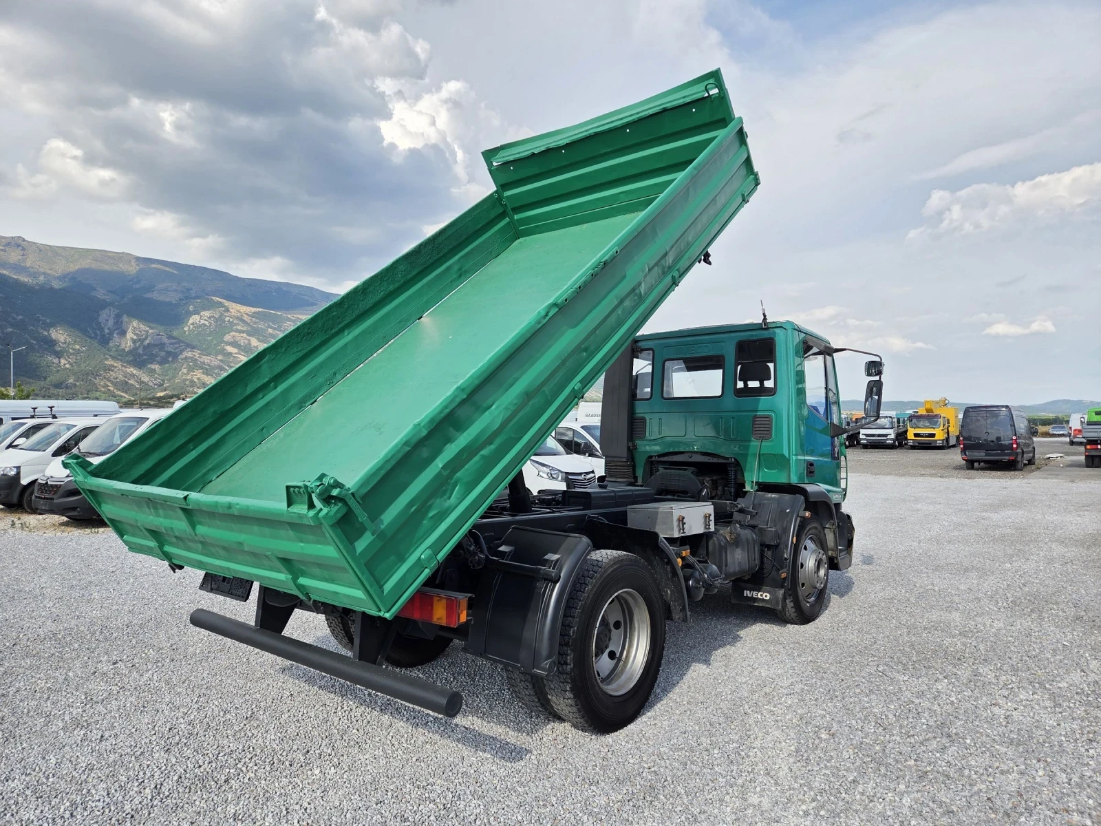 Iveco Eurocargo 120E24, Тристранен самосвал - изображение 5