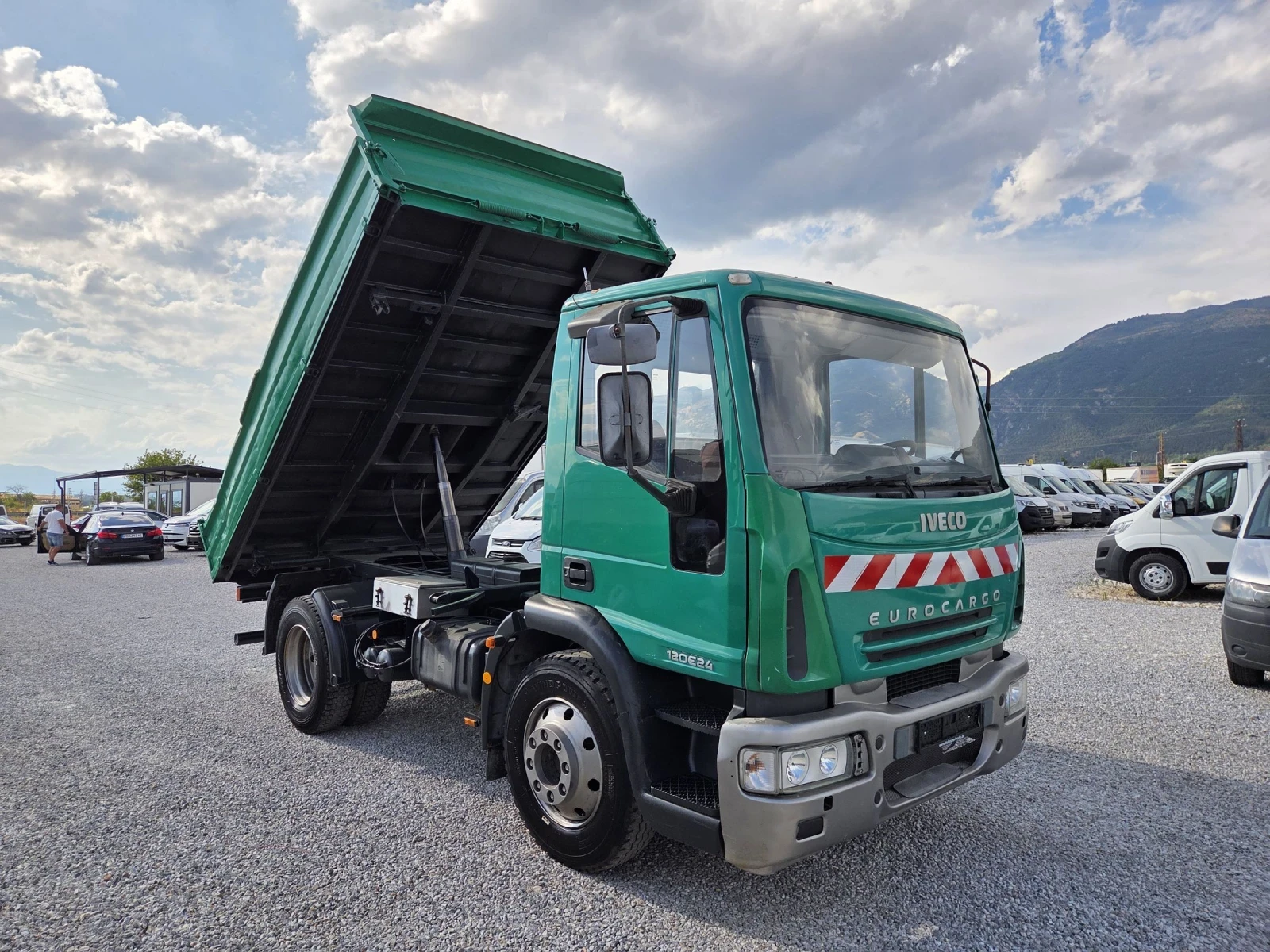 Iveco Eurocargo 120E24, Тристранен самосвал - изображение 7