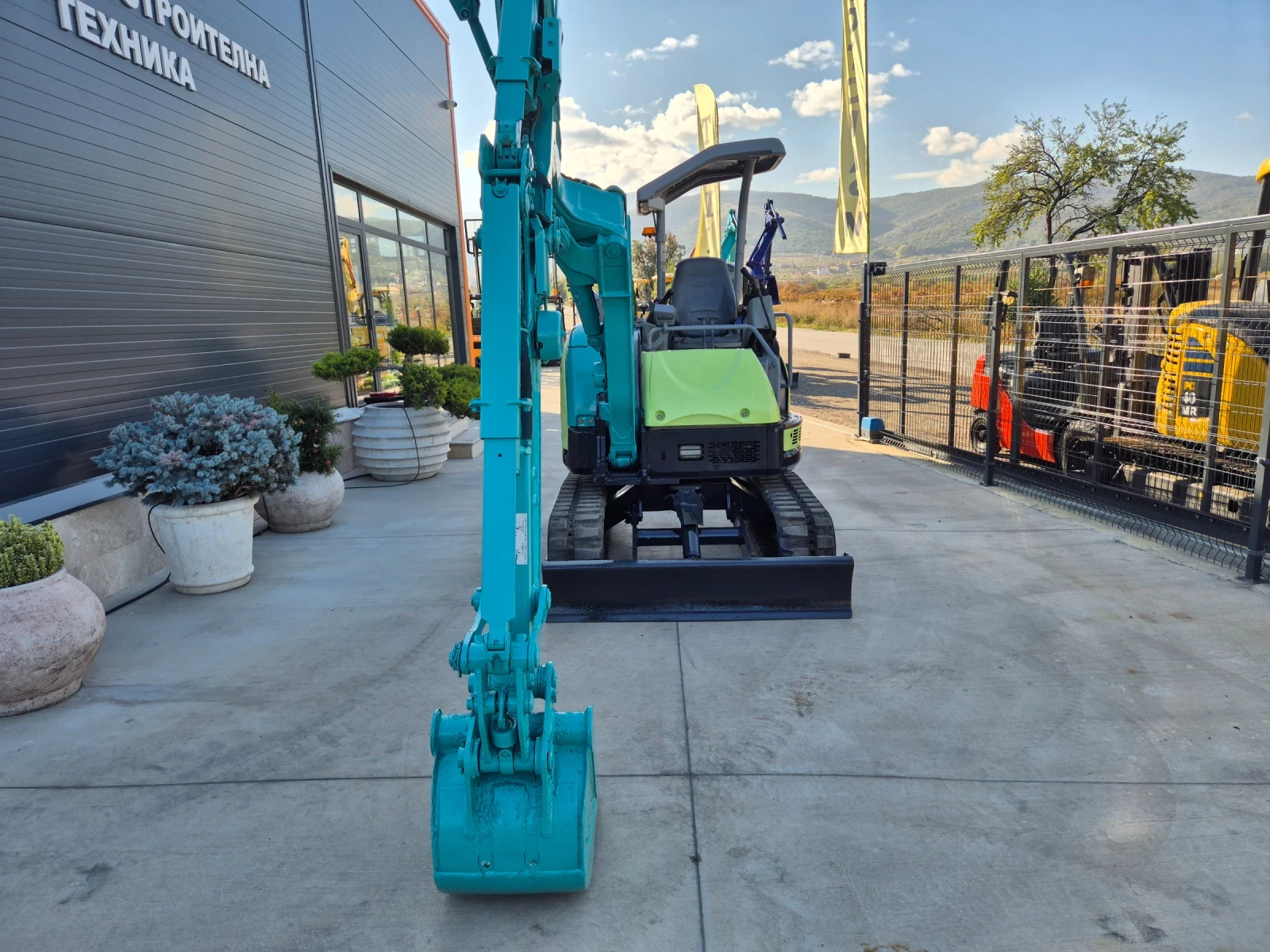 Багер Yanmar B3-6A / ЧУПЕЩА СТРЕЛА / ПЕРФЕКТЕН / НАЛИЧЕН ! - изображение 9
