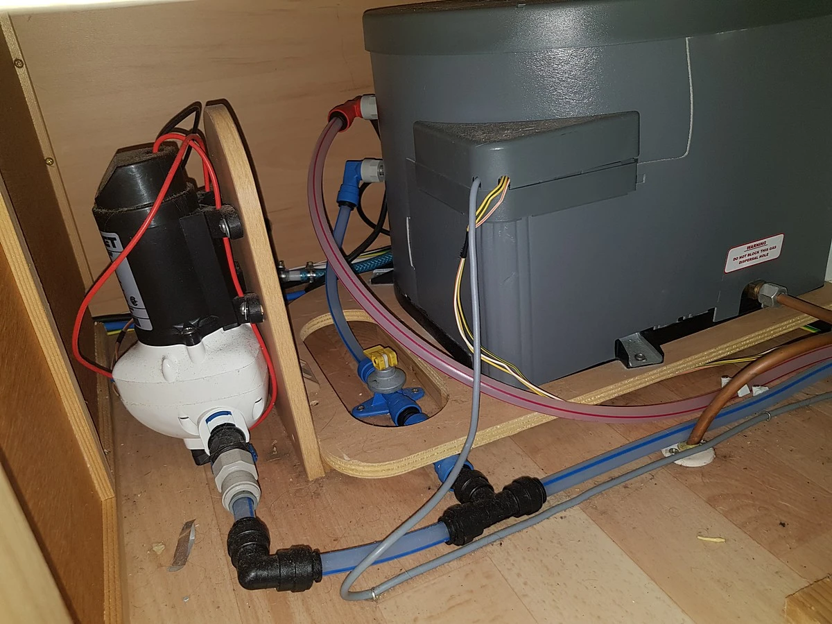  ABI Avondale Dart 470 | Mobile.bg   13