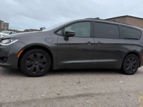 Chrysler Pacifica * Limited * 360 * ОБДУХВАНЕ * NAVI * ПАМЕТ, снимка 2