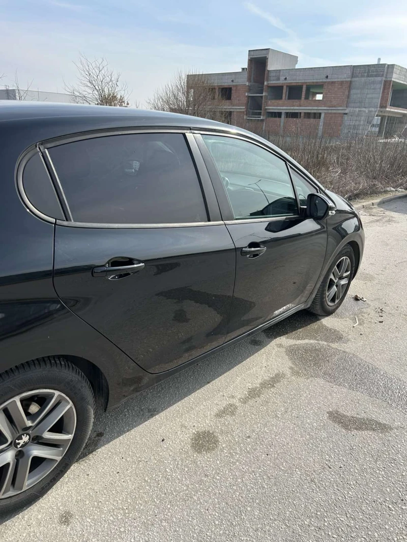 Peugeot 208 1.6 HDI 92 к.с, снимка 5 - Автомобили и джипове - 49127414