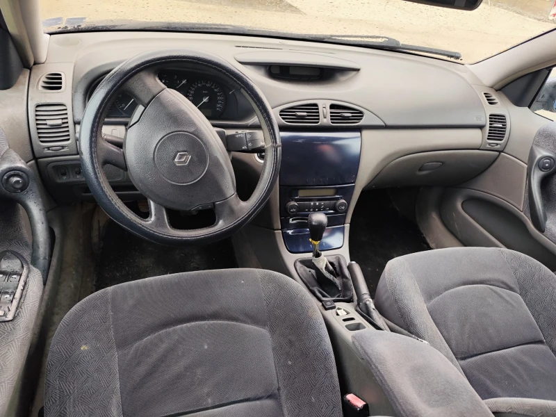 Renault Laguna 1.6, снимка 5 - Автомобили и джипове - 49531139