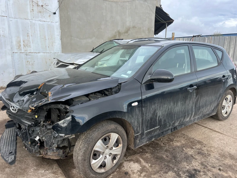 Hyundai I30 1.4i 16v, снимка 3 - Автомобили и джипове - 49679199