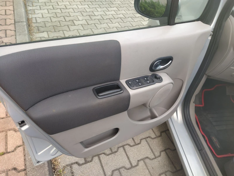 Renault Modus 1.6i , снимка 8 - Автомобили и джипове - 51154386