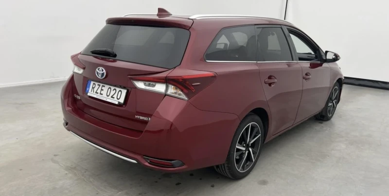 Toyota Auris Touring Sports Hybrid e-CVT Comfort, Intense Ed, снимка 2 - Автомобили и джипове - 52858091