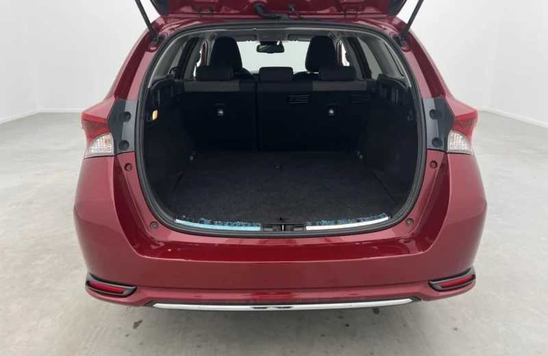 Toyota Auris Touring Sports Hybrid e-CVT Comfort, Intense Ed, снимка 7 - Автомобили и джипове - 52858091