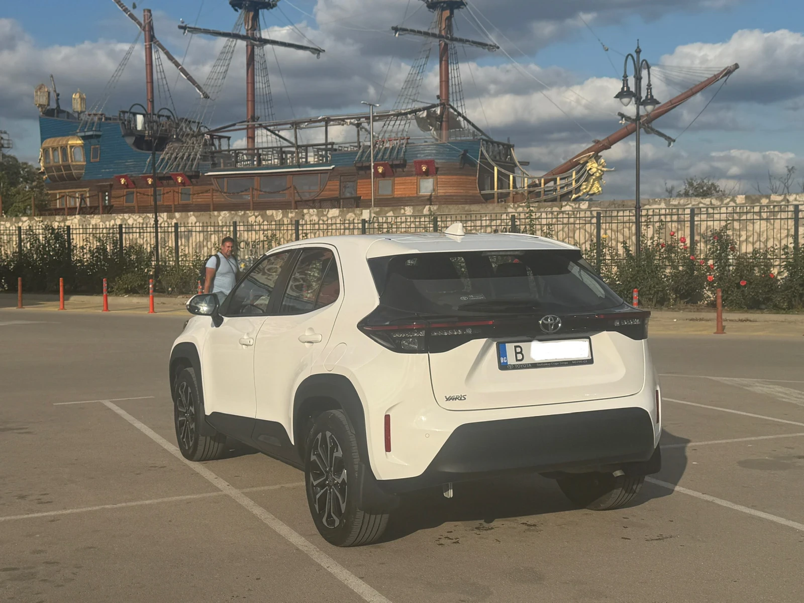 Toyota Yaris Cross 1.5 CVT 125кс. бензин автоматик - изображение 3