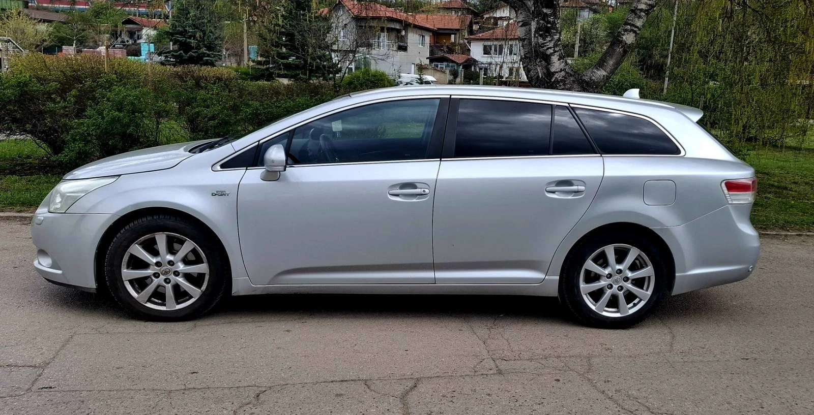 Toyota Avensis D4D - изображение 2