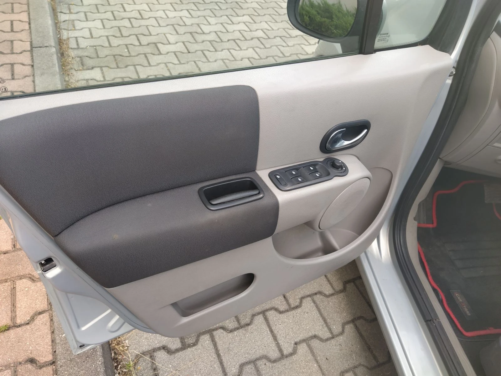 Renault Modus 1.6i  - изображение 8
