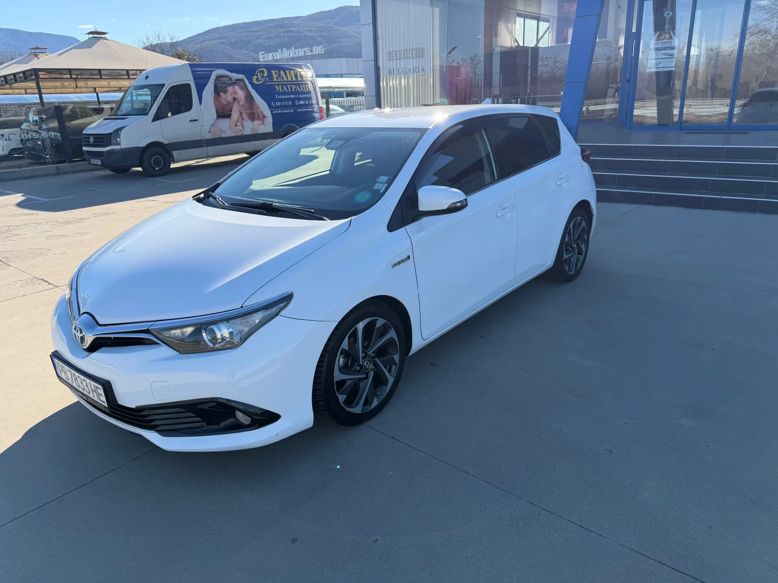 Toyota Auris Facelift hibryd - изображение 2