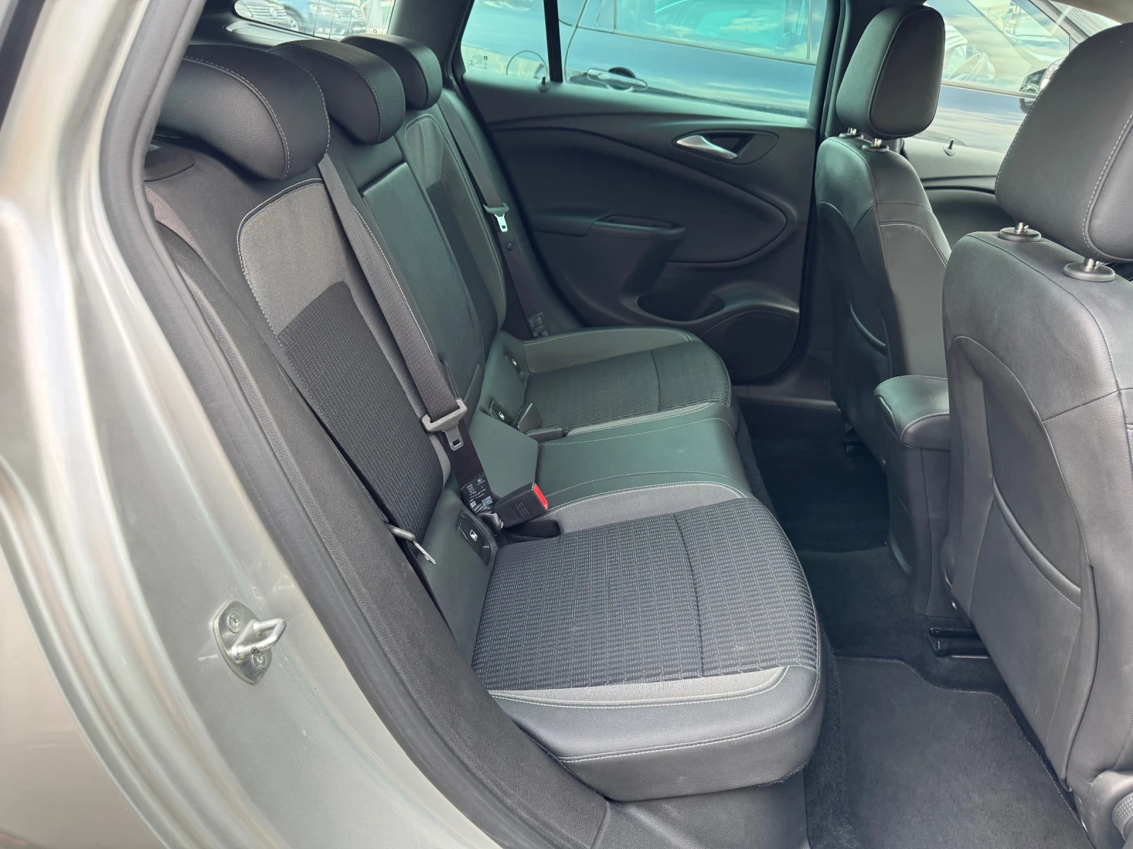 Opel Astra 1.5CDTI/АВТОМАТ/ФЕЙС-ЛИФТ/ДИГИТАЛ/155.000км/НОВА, снимка 16 - Автомобили и джипове - 53755581