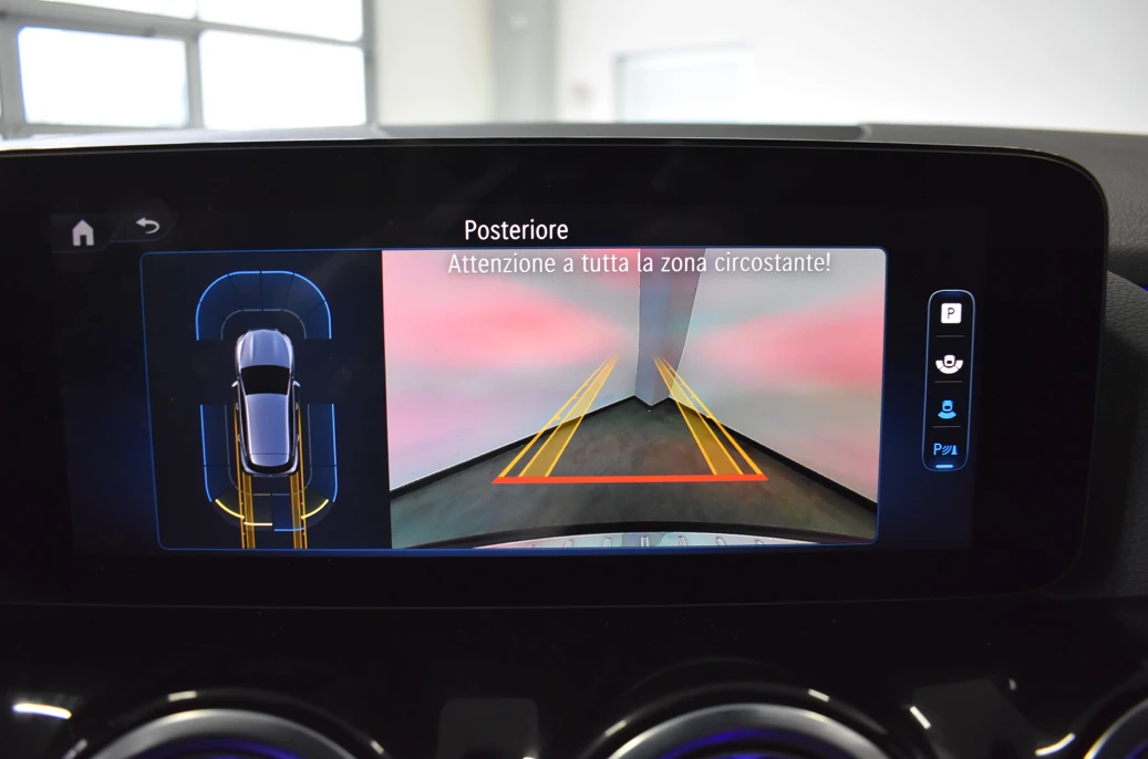 Mercedes-Benz GLA 180 d AMG Line, снимка 8 - Автомобили и джипове - 54066059