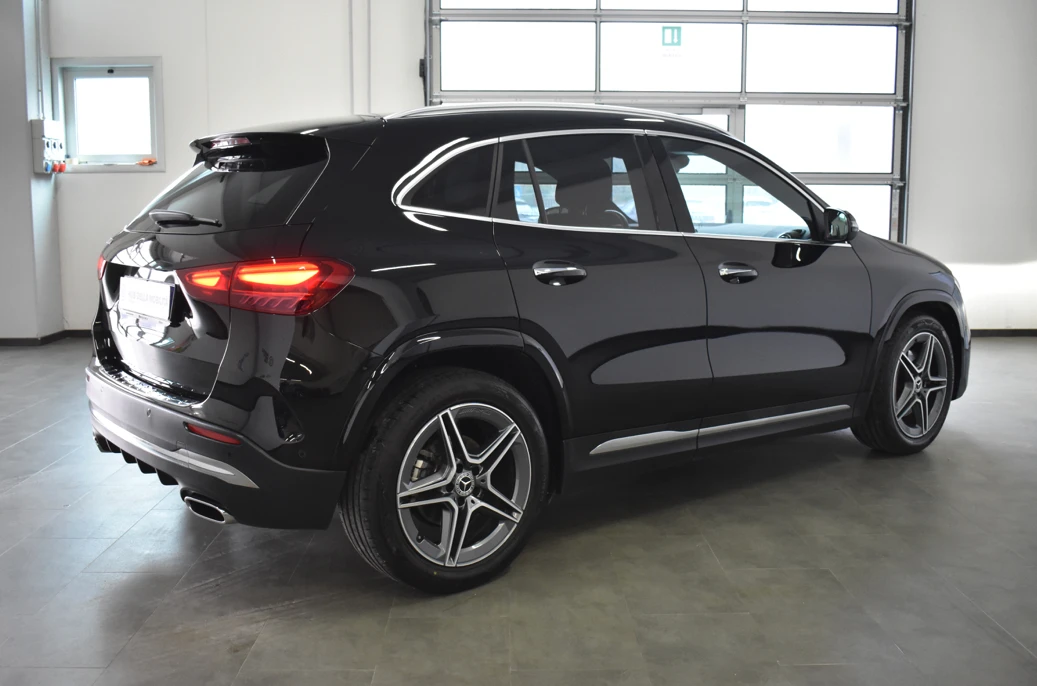 Mercedes-Benz GLA 180 d AMG Line, снимка 10 - Автомобили и джипове - 54066059