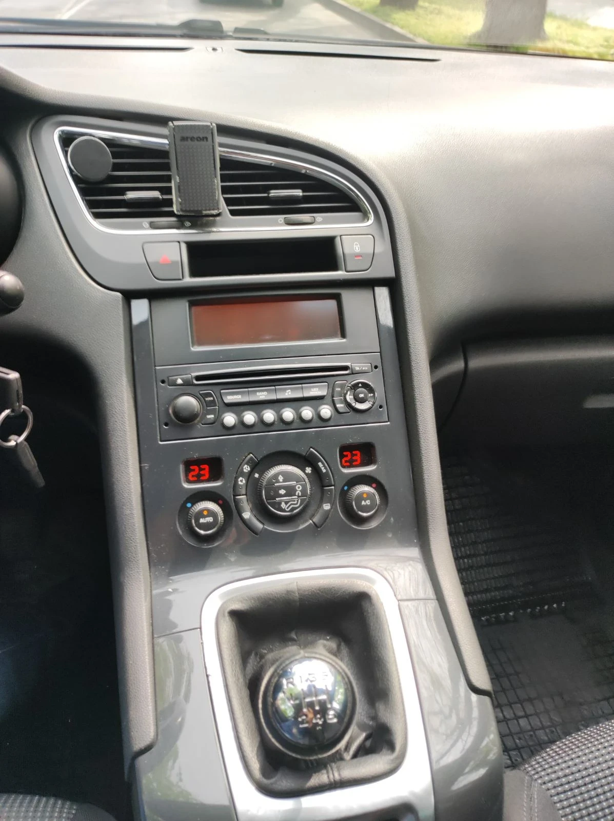 Peugeot 5008, снимка 7 - Автомобили и джипове - 54233607