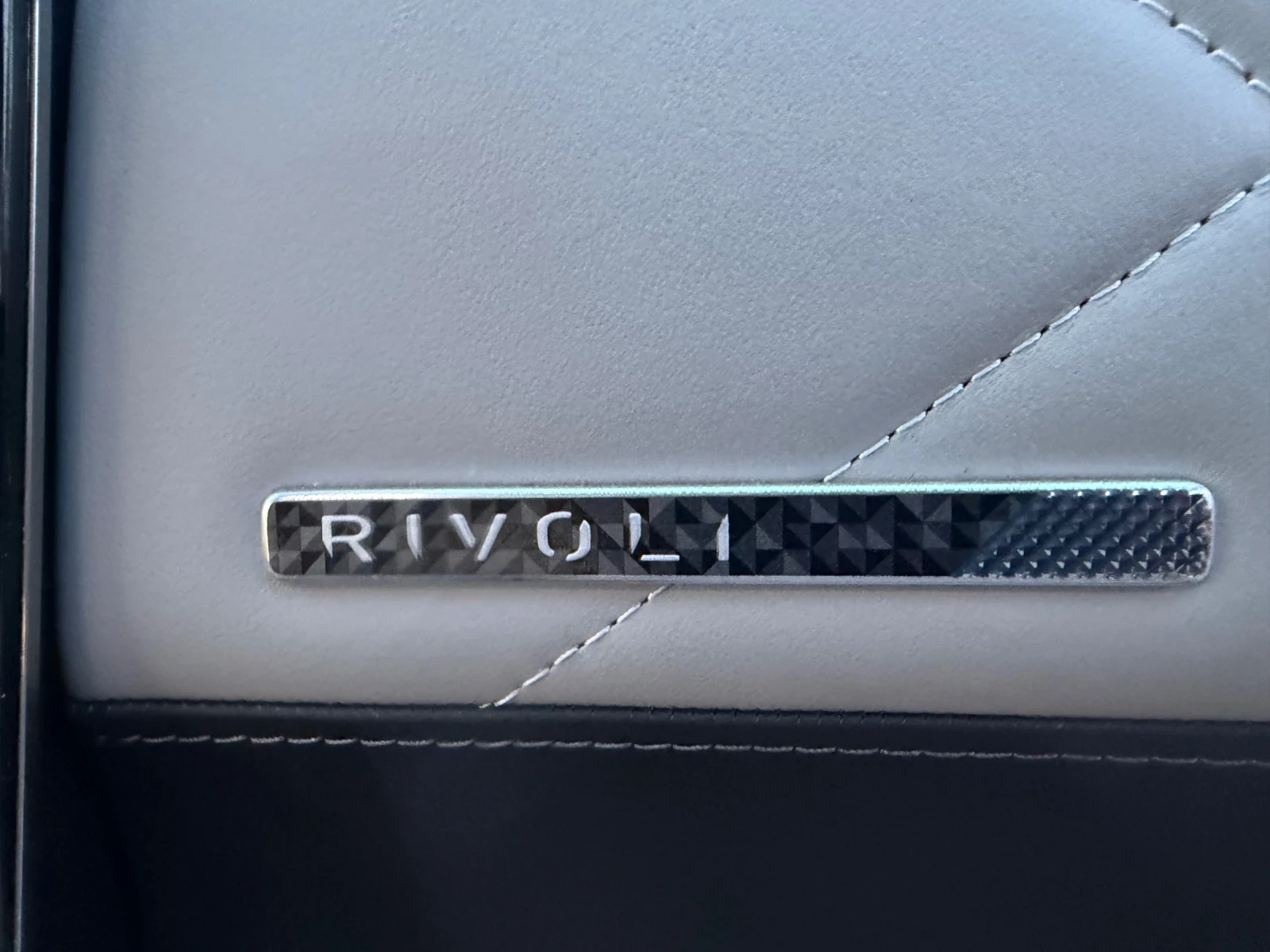 DS DS 7 RIVOLI / 4X4 / PHEV / ПАНОРАМА / КОЖА / ДИСТРОНИК, снимка 17 - Автомобили и джипове - 54347671