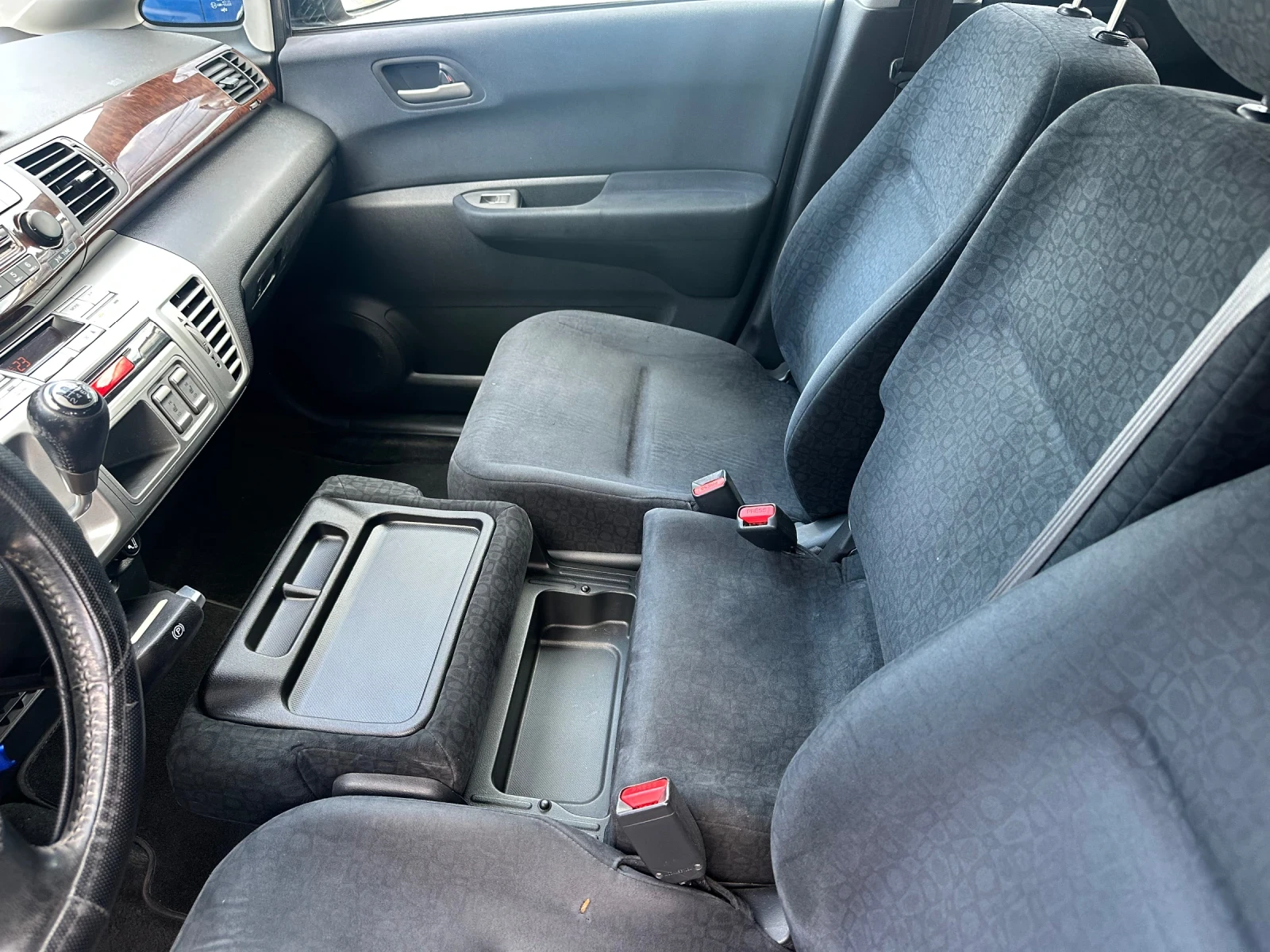 Honda Fr-v 2, 2 i-CDTI 140 k.c.-6 Места, снимка 11 - Автомобили и джипове - 54555233
