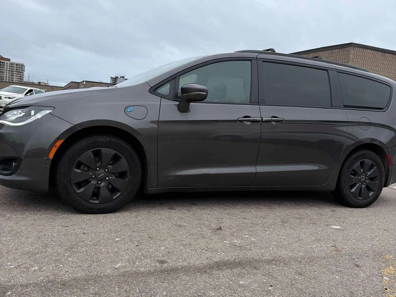 Chrysler Pacifica * Limited * 360 * ОБДУХВАНЕ * NAVI * ПАМЕТ, снимка 2 - Автомобили и джипове - 54586301