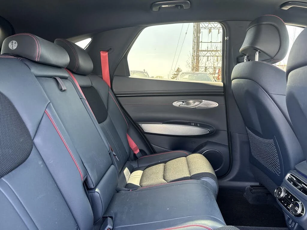 Genesis GV70 3.5T Sport AWD, снимка 14 - Автомобили и джипове - 54599536