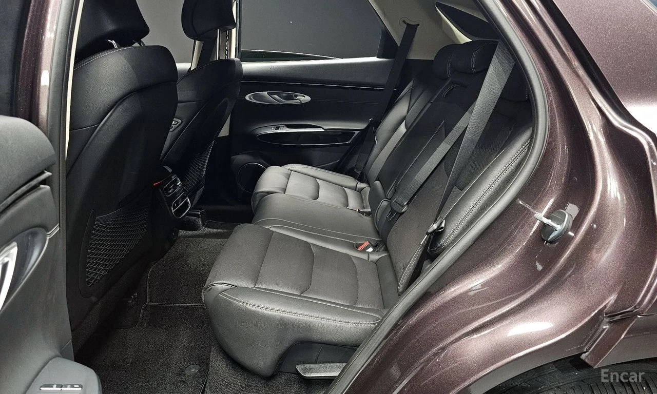 Genesis GV70 2.5* 2WD* DISTRONIC* LANE ASSIST* ПОДГРЕВ* КАМЕРА, снимка 16 - Автомобили и джипове - 54812155