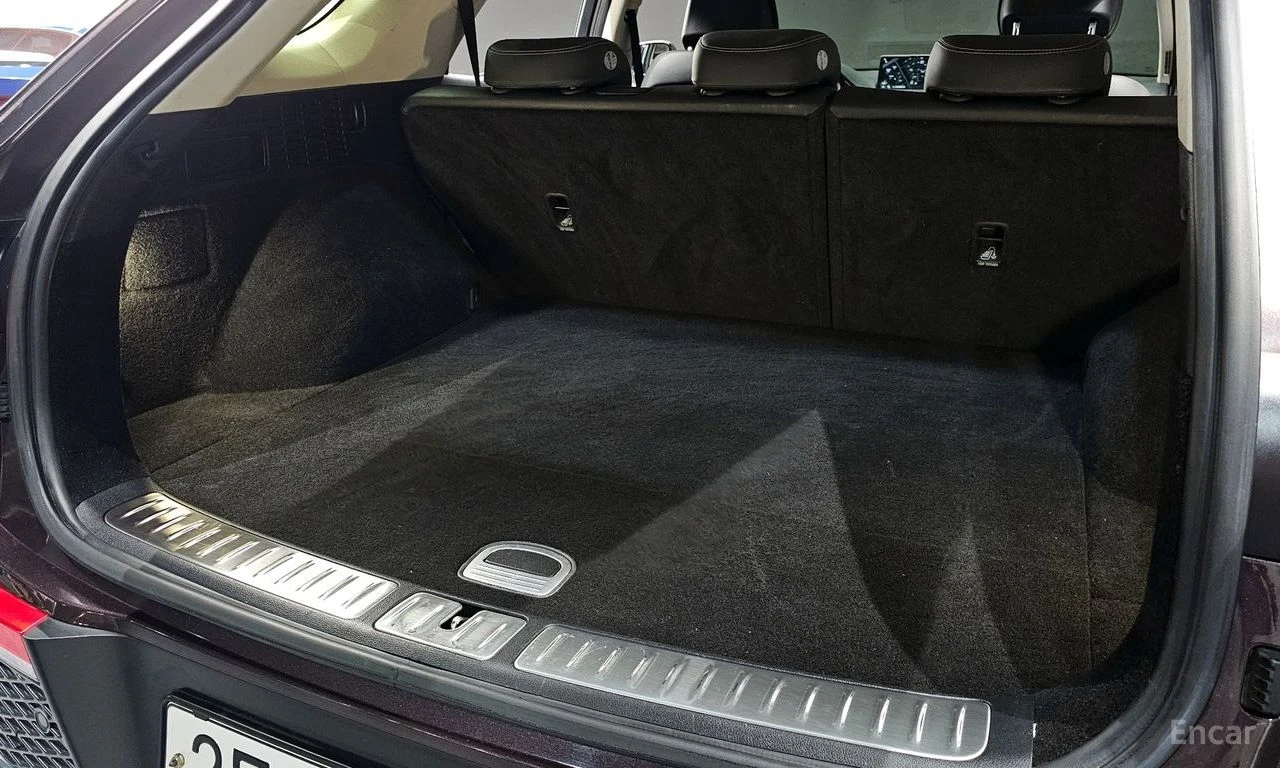 Genesis GV70 2.5* 2WD* DISTRONIC* LANE ASSIST* ПОДГРЕВ* КАМЕРА, снимка 7 - Автомобили и джипове - 54812155