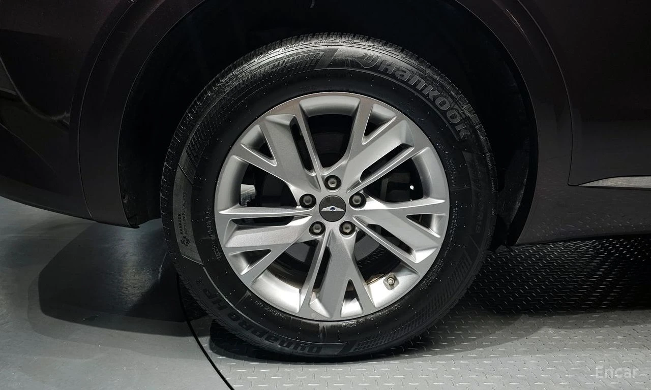 Genesis GV70 2.5* 2WD* DISTRONIC* LANE ASSIST* ПОДГРЕВ* КАМЕРА, снимка 5 - Автомобили и джипове - 54812155