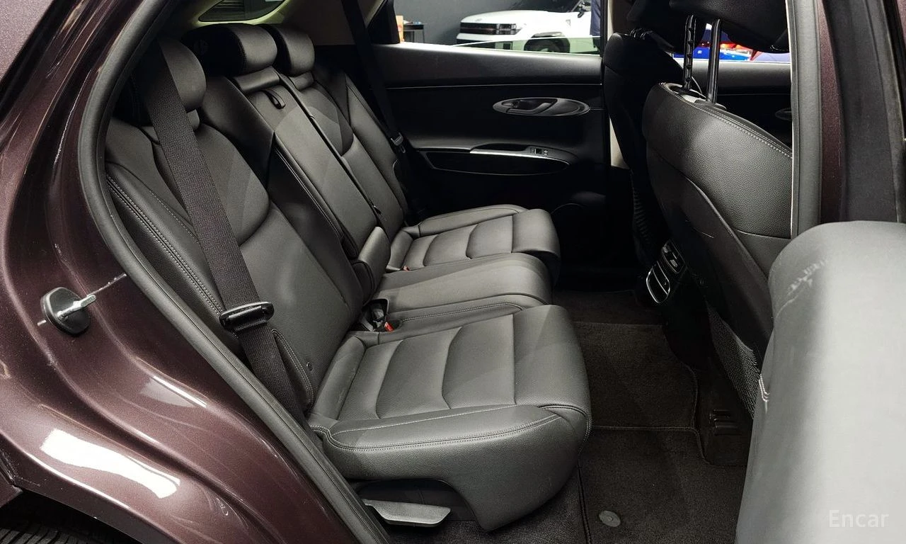 Genesis GV70 2.5* 2WD* DISTRONIC* LANE ASSIST* ПОДГРЕВ* КАМЕРА, снимка 15 - Автомобили и джипове - 54812155