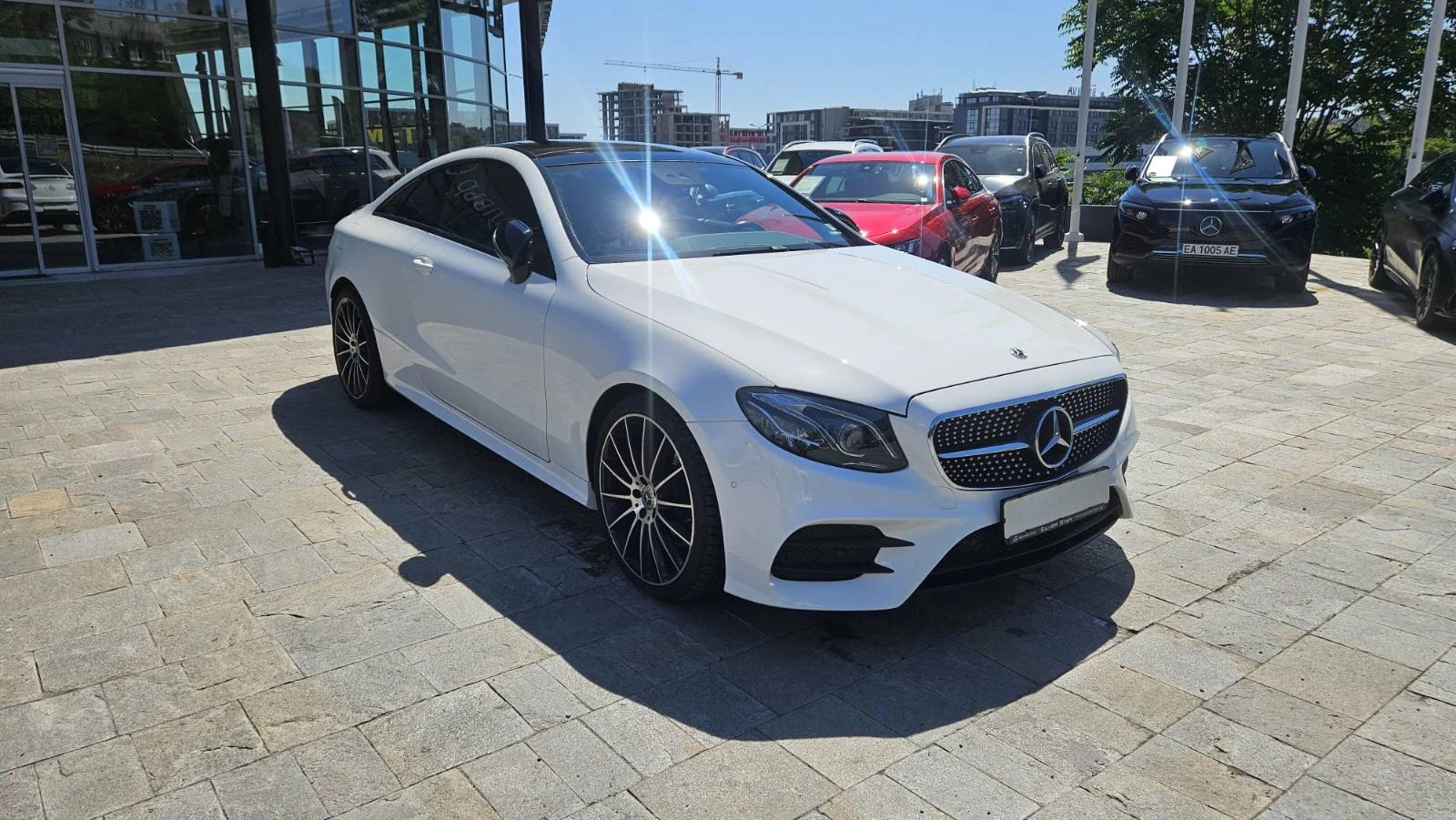Mercedes-Benz E 220 d 4MATIC Coupe, снимка 3 - Автомобили и джипове - 55032599