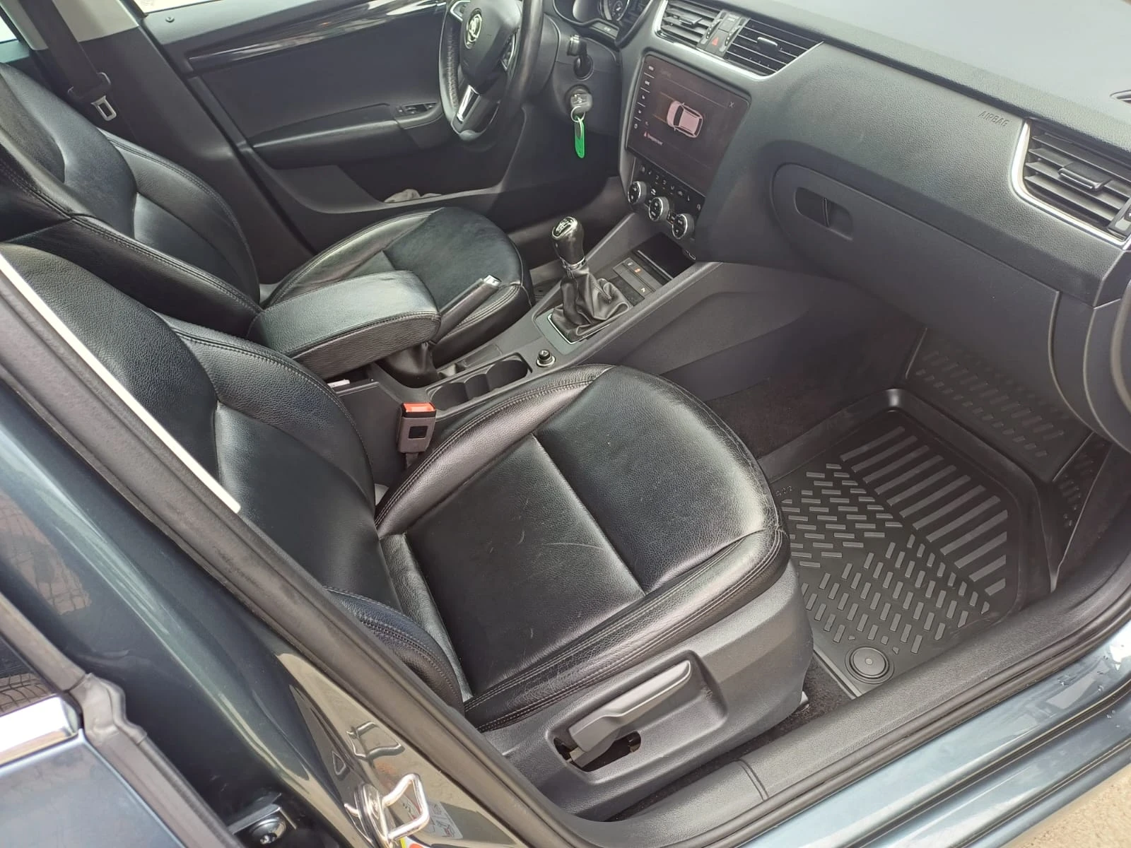 Skoda Octavia TGI  metan, снимка 10 - Автомобили и джипове - 55076797
