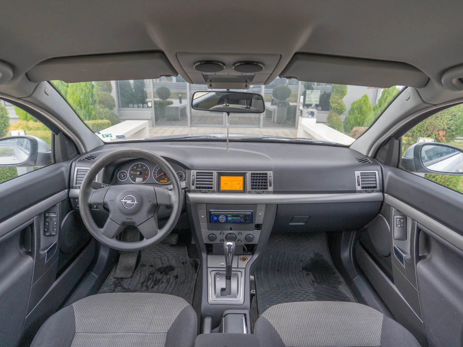 Opel Vectra 2.2 DTI 125 кс, снимка 9 - Автомобили и джипове - 55213354