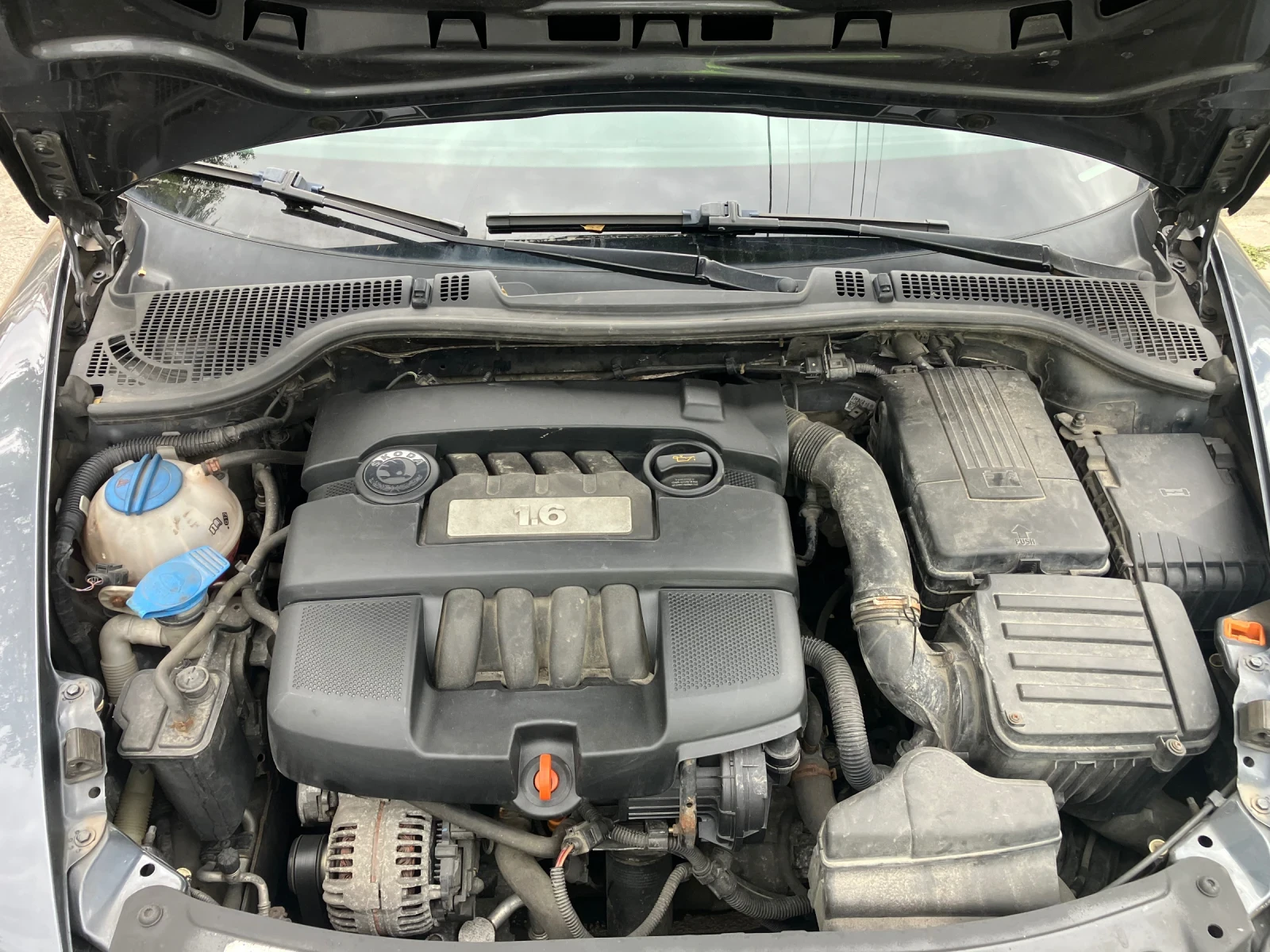 Skoda Octavia 1, 6 MPi, снимка 10 - Автомобили и джипове - 56431048