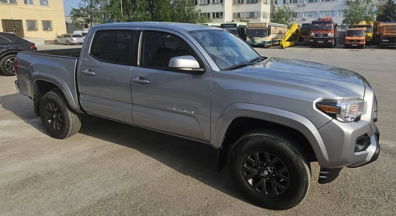 Toyota Tacoma SR5 Double Cab, снимка 11 - Автомобили и джипове - 45835031