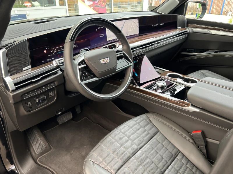 Cadillac Escalade 6.2 V8 SPORT PLATINUM/FACELIFT/AKG/HUD/360/TV/PANO, снимка 8 - Автомобили и джипове - 52639426