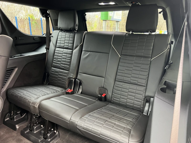 Cadillac Escalade 6.2 V8 SPORT PLATINUM/FACELIFT/AKG/HUD/360/TV/PANO, снимка 15 - Автомобили и джипове - 52639426