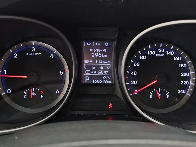 Hyundai Santa fe 2.0 2WD PREMIUM, снимка 8 - Автомобили и джипове - 55796545