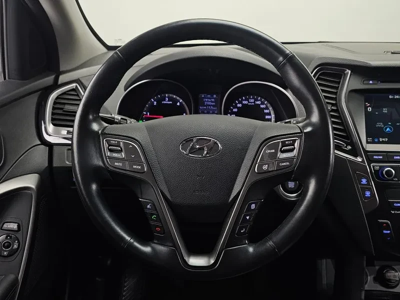 Hyundai Santa fe 2.0 2WD PREMIUM, снимка 13 - Автомобили и джипове - 55796545