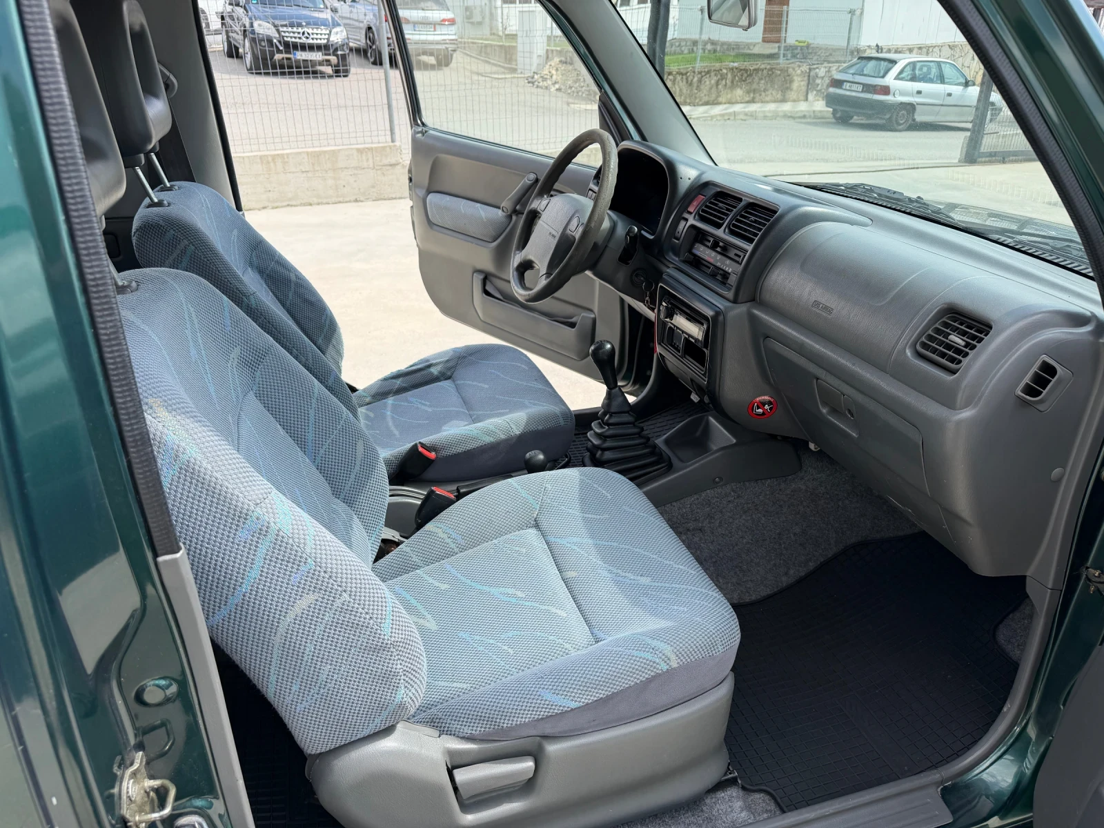 Suzuki Jimny 1.3i 4WD , снимка 10 - Автомобили и джипове - 54255644