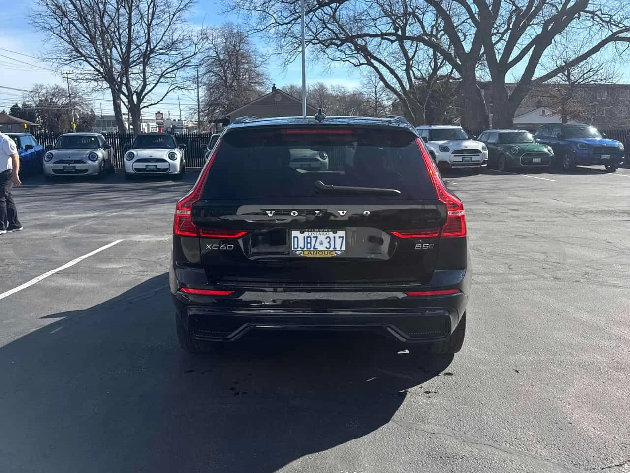 Volvo XC60 | Plus Dark Theme | ПАНОРАМА | ПОДГРЕВ | ДВА КЛЮЧА, снимка 4 - Автомобили и джипове - 54413351