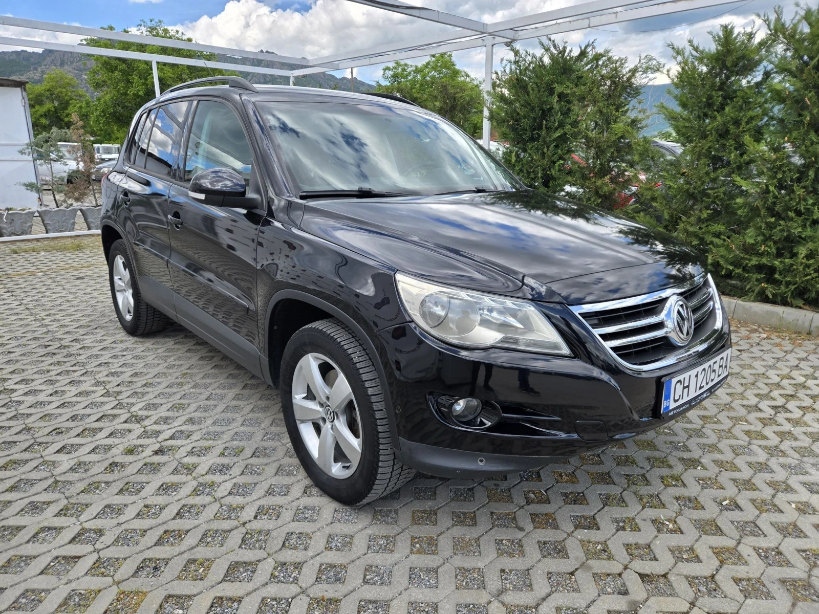 VW Tiguan 2.0TDI-140кс= АВТОМАТ= 4MOTION= ПАРКТРОНИК, снимка 2 - Автомобили и джипове - 54555446