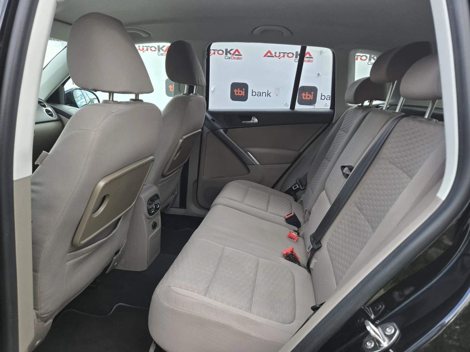 VW Tiguan 2.0TDI-140кс= АВТОМАТ= 4MOTION= ПАРКТРОНИК, снимка 9 - Автомобили и джипове - 54555446