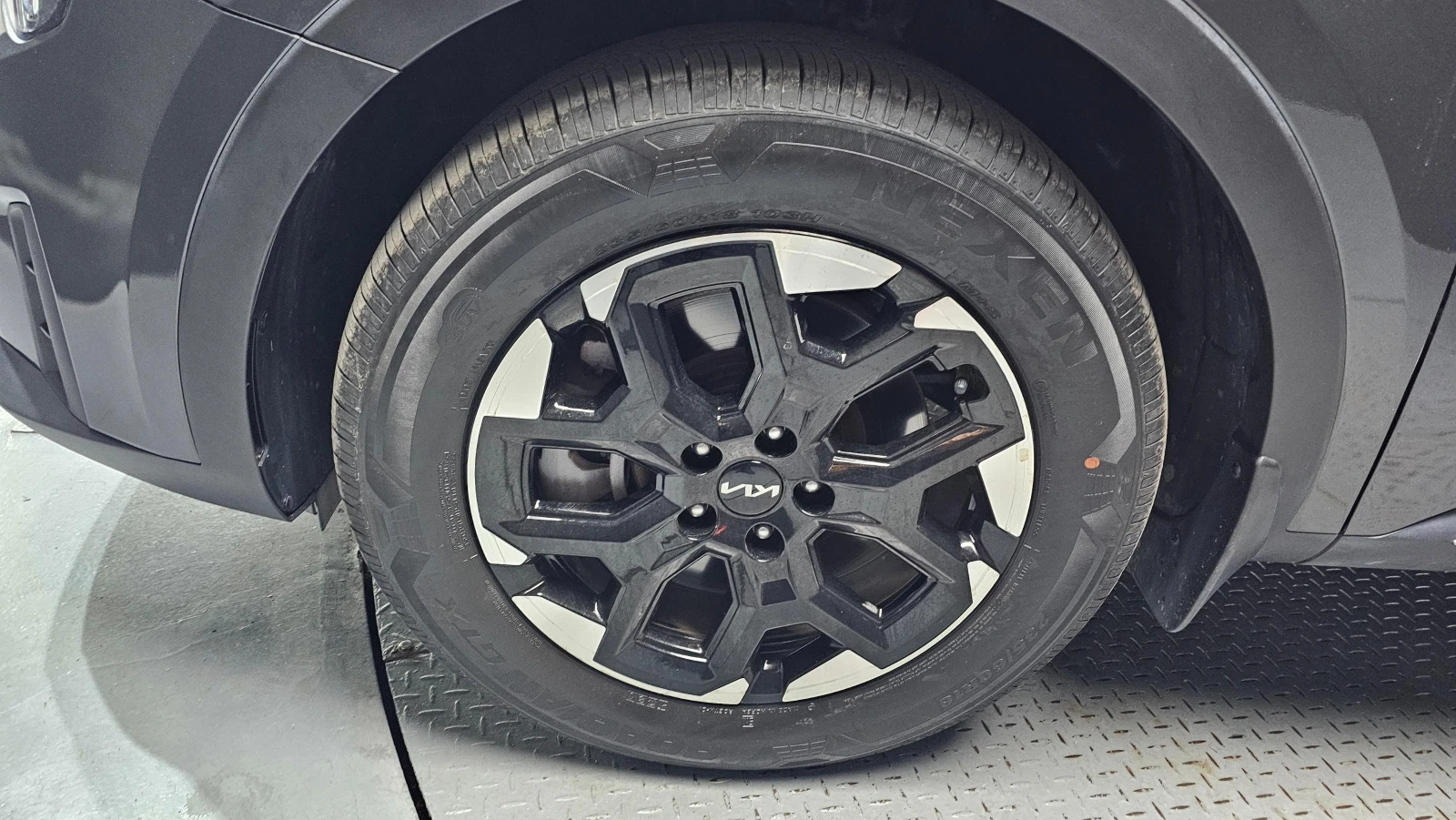 Kia Sorento 2.2* PRESTIGE* DISTRONIC* LANE ASSIST* ОБДУХВАНЕ, снимка 5 - Автомобили и джипове - 54741538