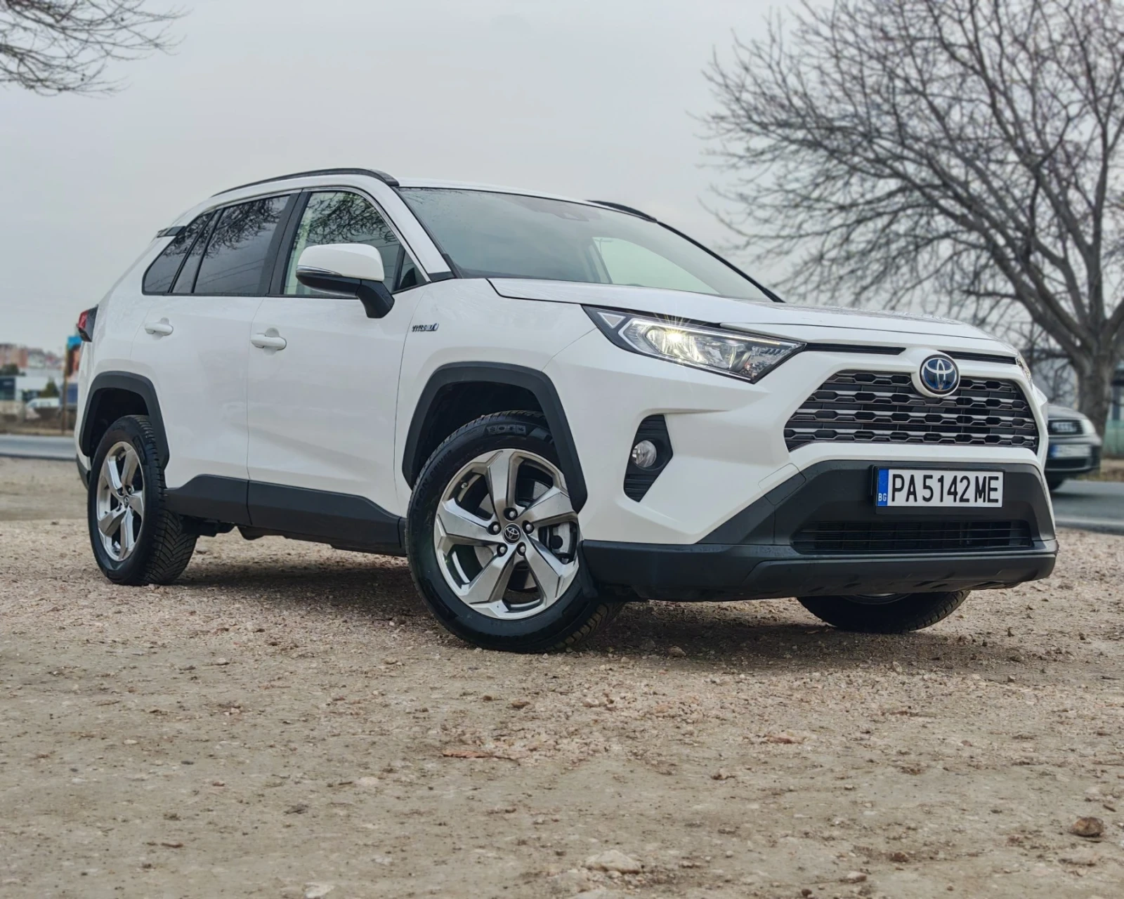 Toyota Rav4 2.5Hybrid/4x4/гаранция/126000км/РЕГИСТРИРАН, снимка 4 - Автомобили и джипове - 54754321