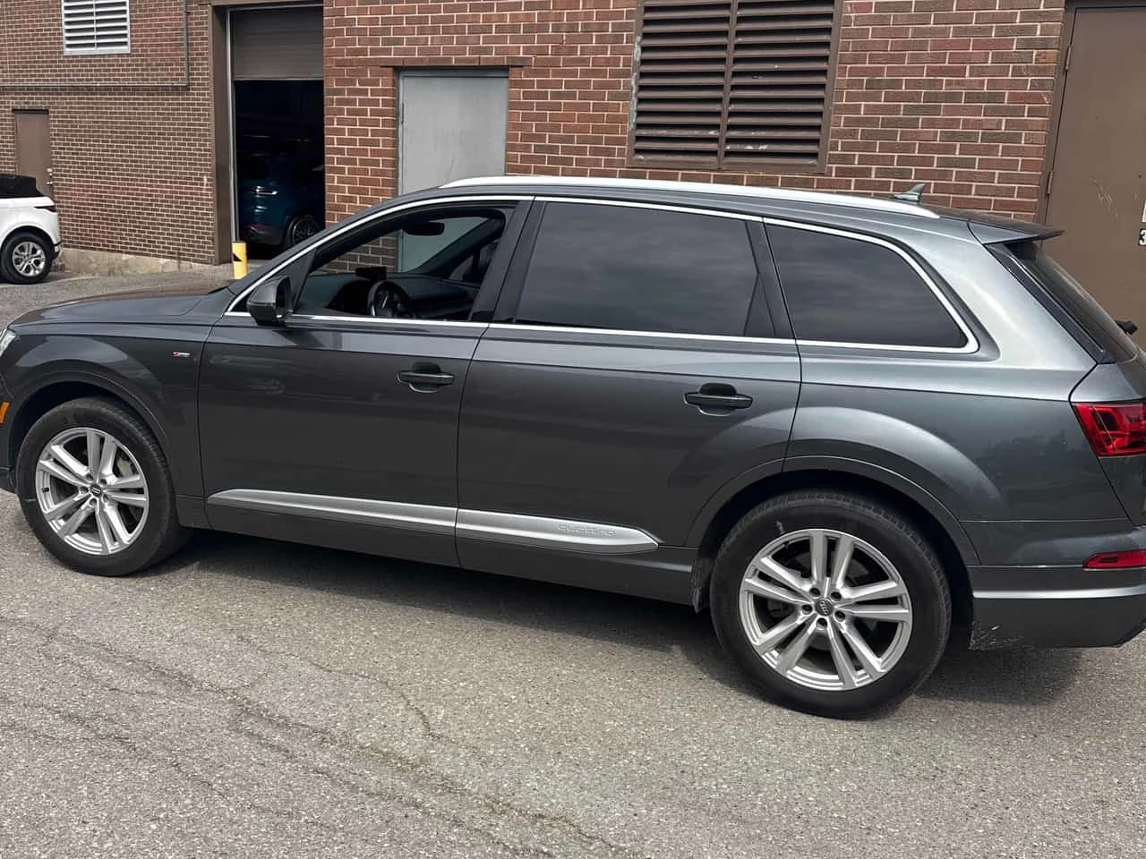 Audi Q7 * 3.0T Progressiv * CARFAX * БЕЗ ПЪРВОНАЧАЛНА ВНОС, снимка 2 - Автомобили и джипове - 55782266