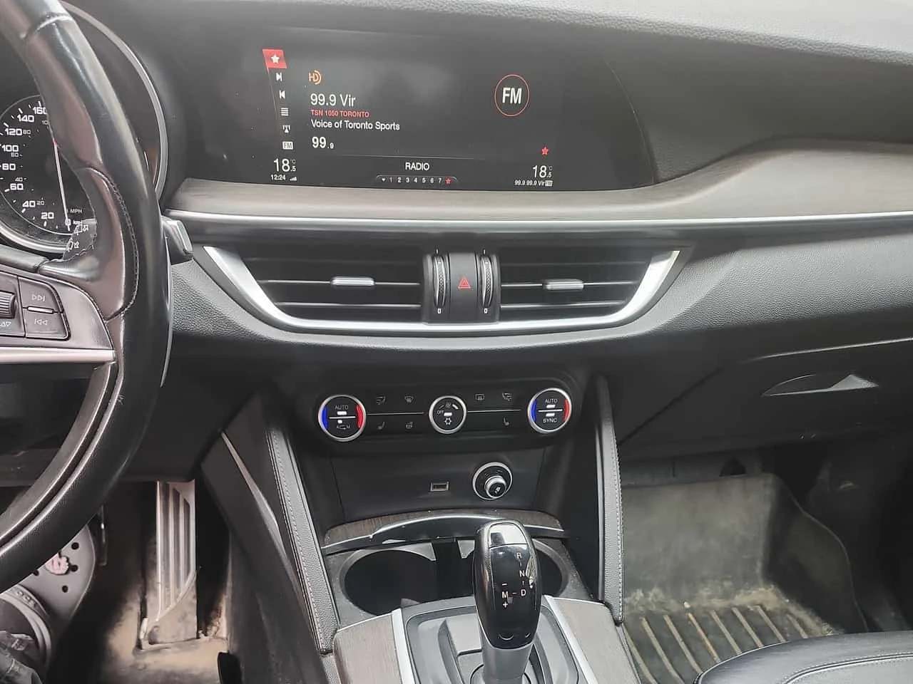 Alfa Romeo Stelvio * TI SPORT * АВТОКРЕДИТ * ГЛАВНО ПРЕДСТАВИТЕЛСТВО, снимка 9 - Автомобили и джипове - 56161856