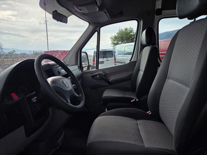 VW Crafter 2.0 TDI, Товаропътник, Клима , Макси, снимка 9 - Бусове и автобуси - 51095849