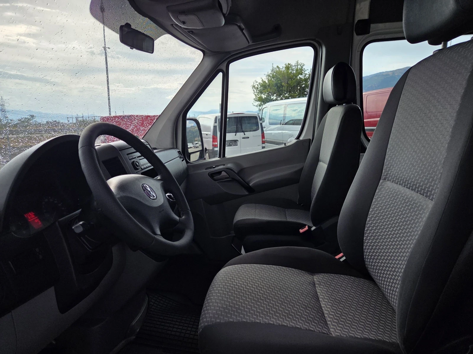 VW Crafter 2.0 TDI, Товаропътник, Клима , Макси - изображение 9