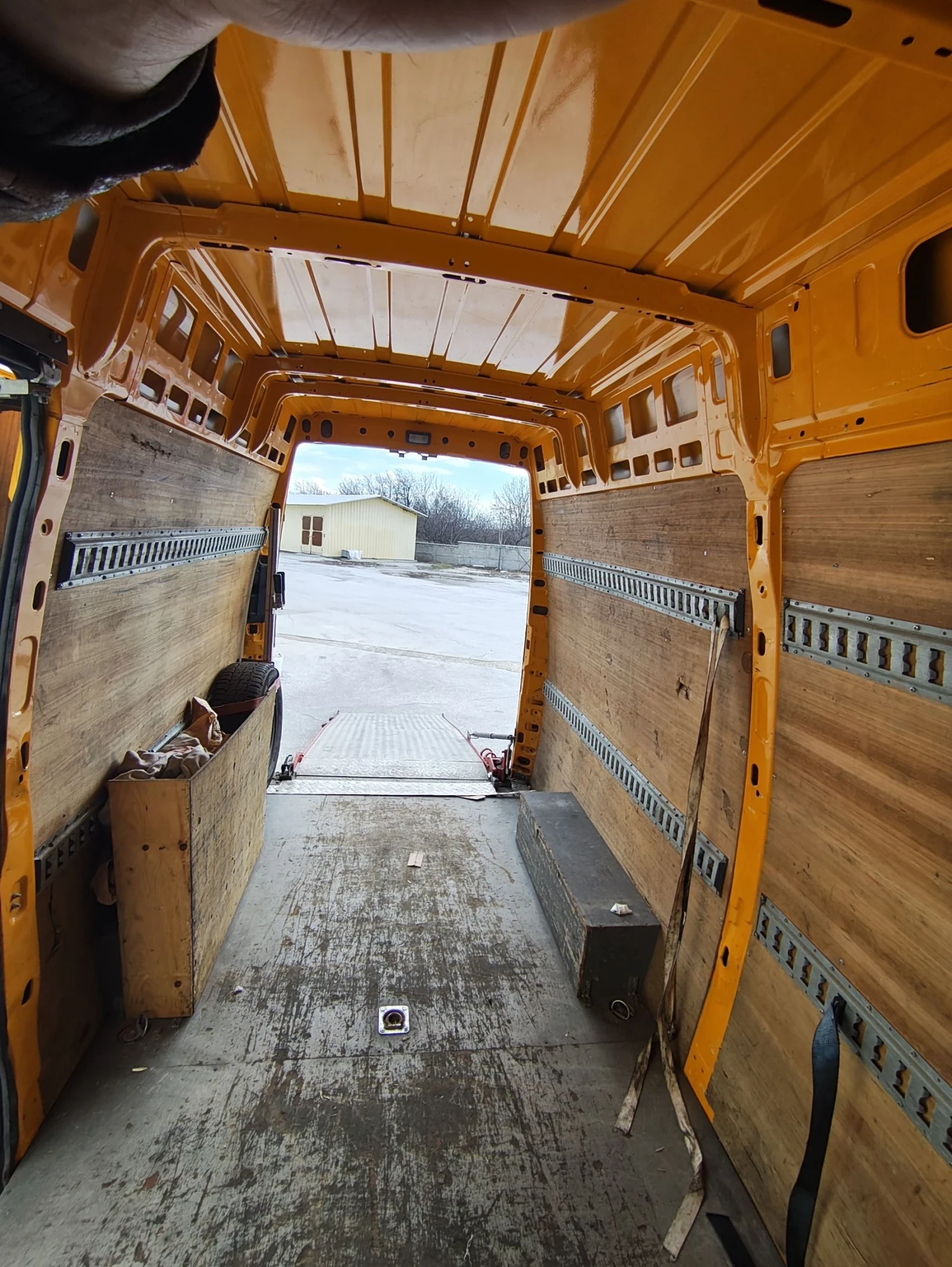 Iveco 35s16 БОРД, КЛИМА Daily - изображение 10