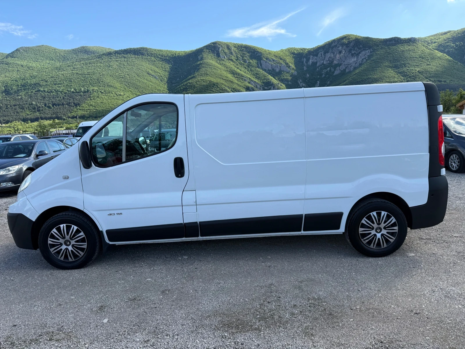 Renault Trafic 2.0 D 114 к.с. ДЪЛГА БАЗА ЕВРО 5, снимка 8 - Бусове и автобуси - 54542129